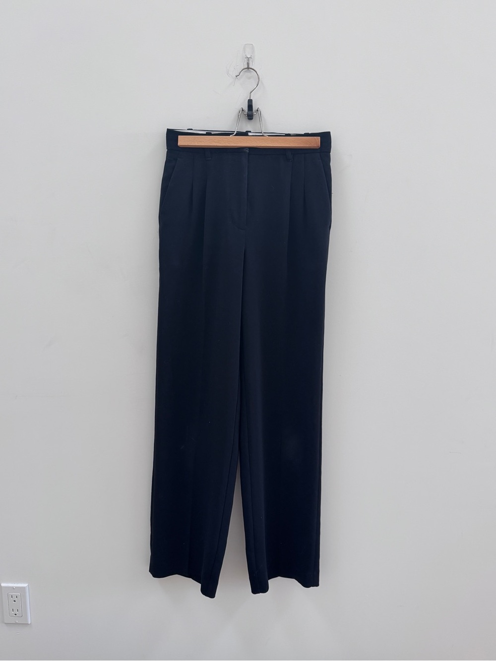 Wilfred Black The Effortless Pant - Black
